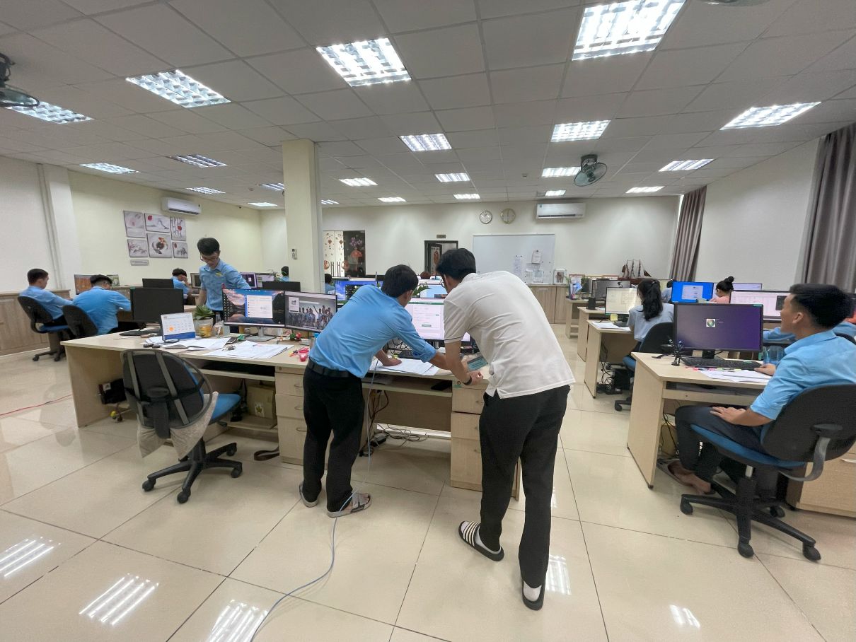 Dịch vụ IT Helpdesk đang hỗ trợ người dùng